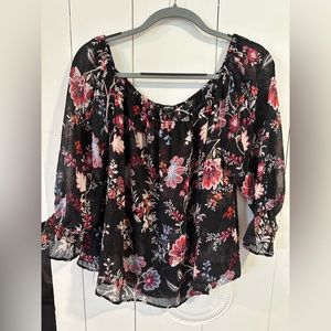 Last chance! 🚨 Express Black Floral Off Shoulder Blouse, Size XL